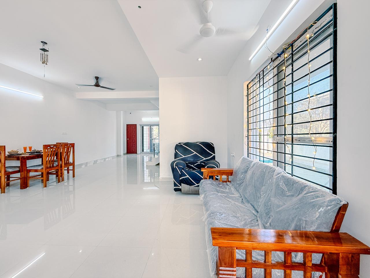 Living Area 2